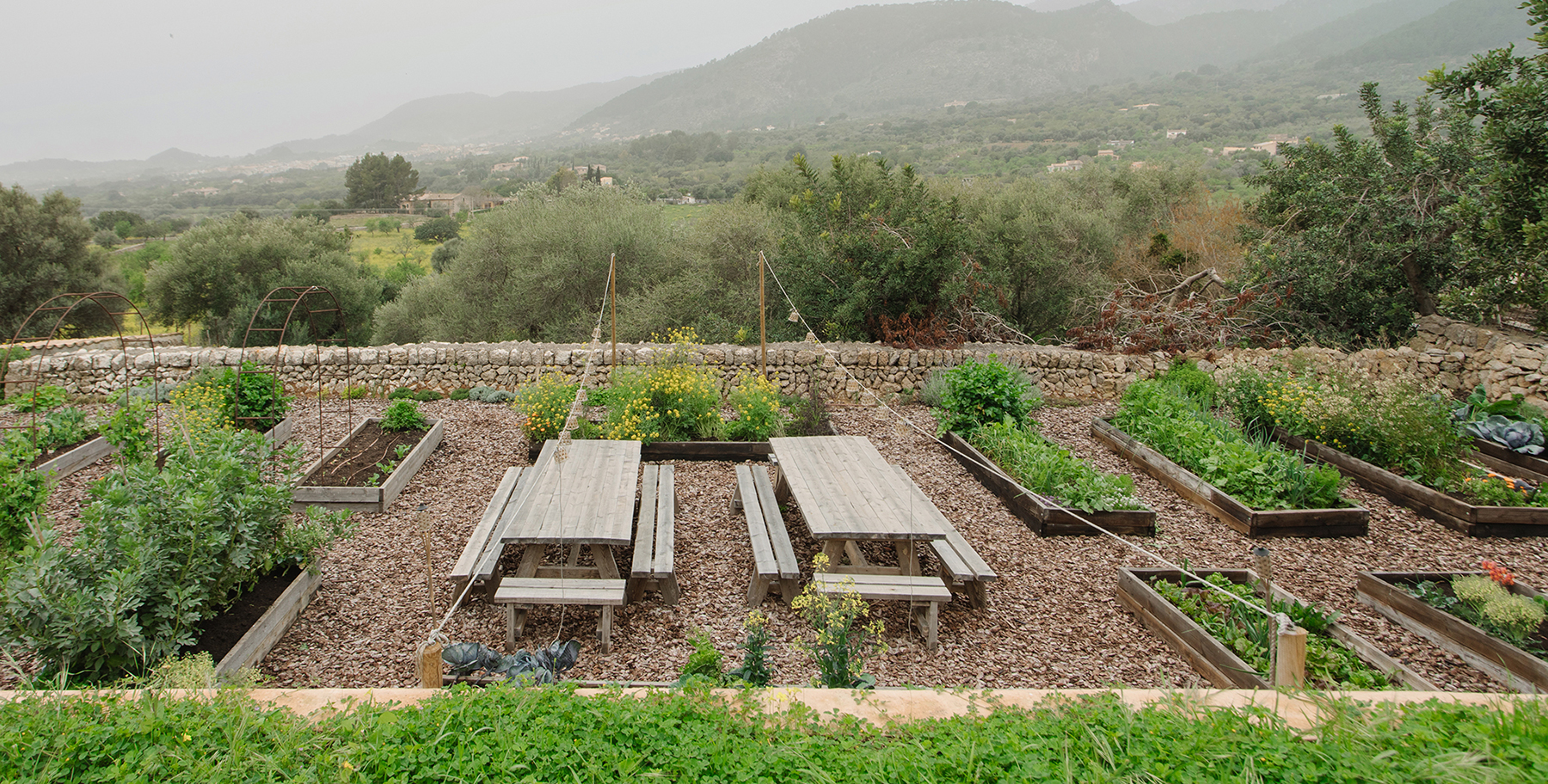 Montaje de huertos ecológicos a medida en terrazas o jardines
